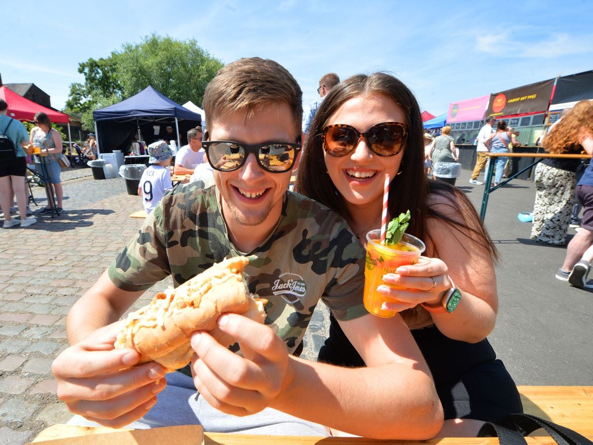 Food and drink festival held on canalside in Stourbridge | Express & Star