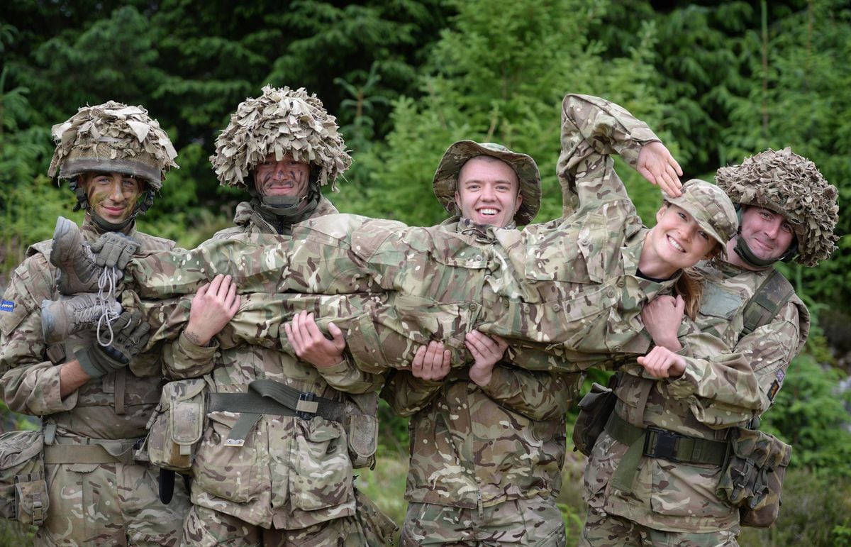 Stourbridge girl joins army ahead of Fringe show | Express & Star