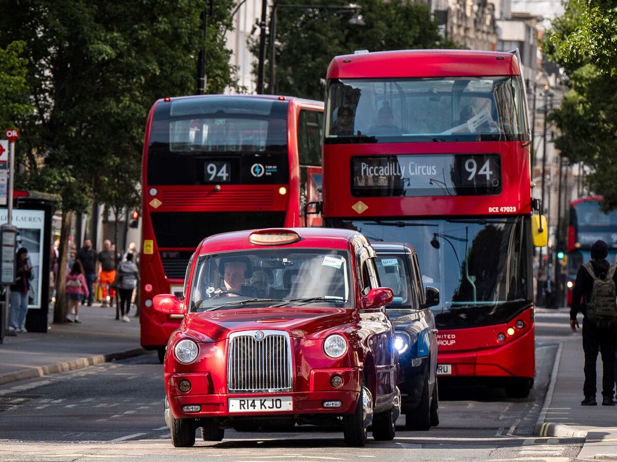 Plans to ban traffic from Oxford Street divides shoppers and road users