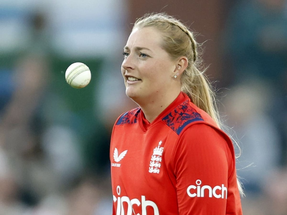 England cannot get distracted by T20 World Cup permutations – Sophie Ecclestone