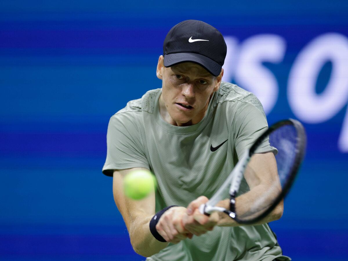 Jannik Sinner sets up quarter-final clash with Daniil Medvedev