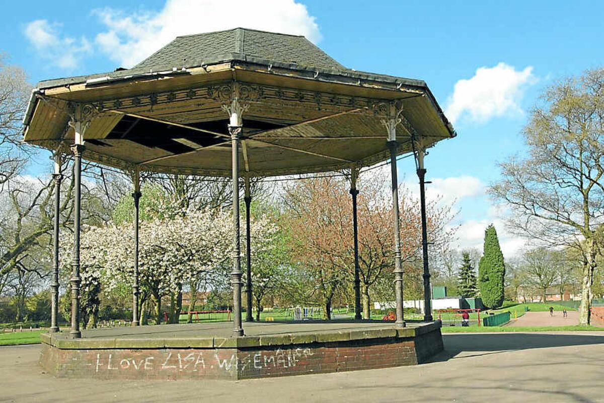 Teenagers used Wolverhampton bandstand to hide drugs | Express & Star