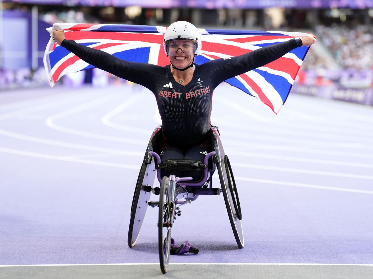 Hannah Cockroft cruises to her eighth Paralympic title in women’s T34 100m final