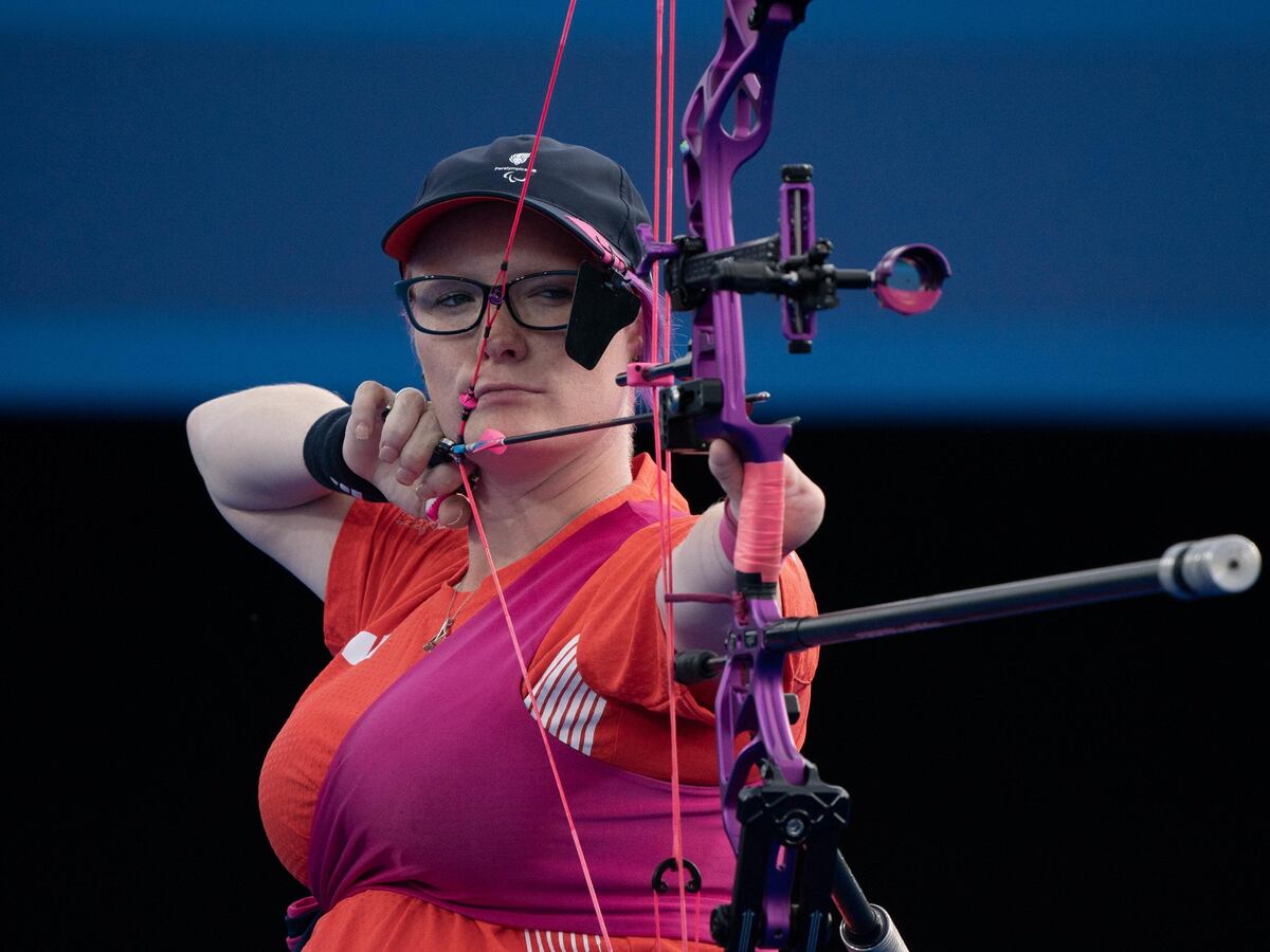 Pregnant archer Jodie Grinham snatches Paralympic bronze in dramatic finish