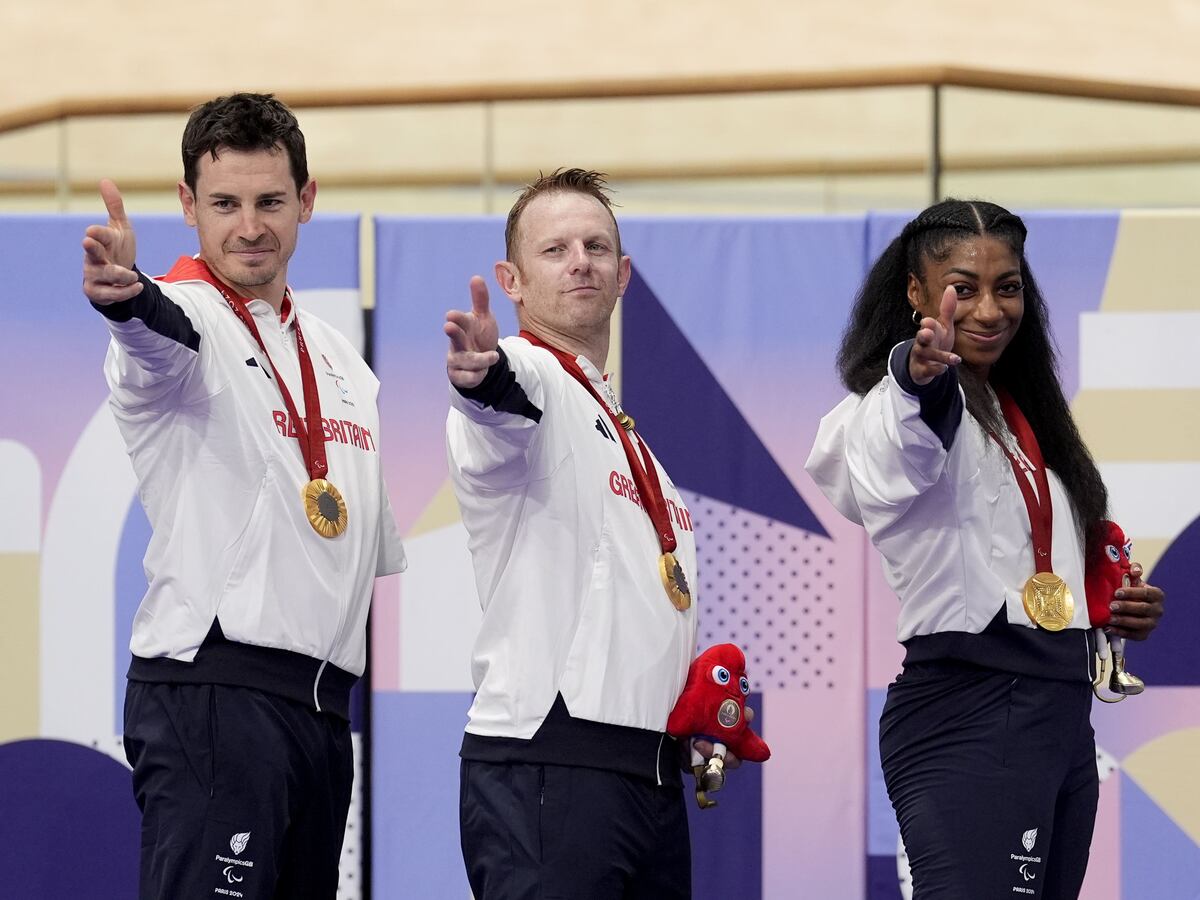 Kadeena Cox secures Paralympic redemption by retaining mixed team sprint title