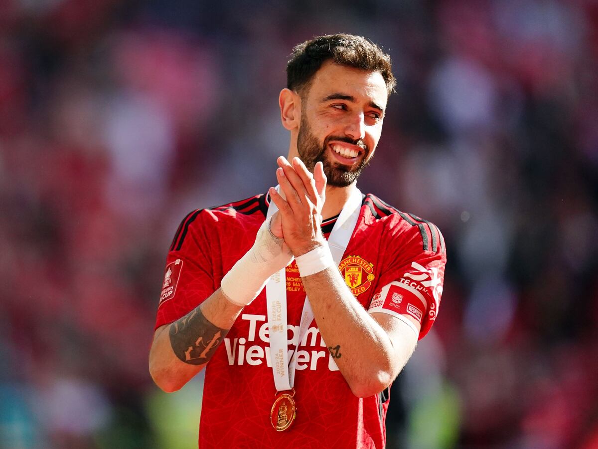 Bruno Fernandes has red card during Man United loss to Tottenham overturned