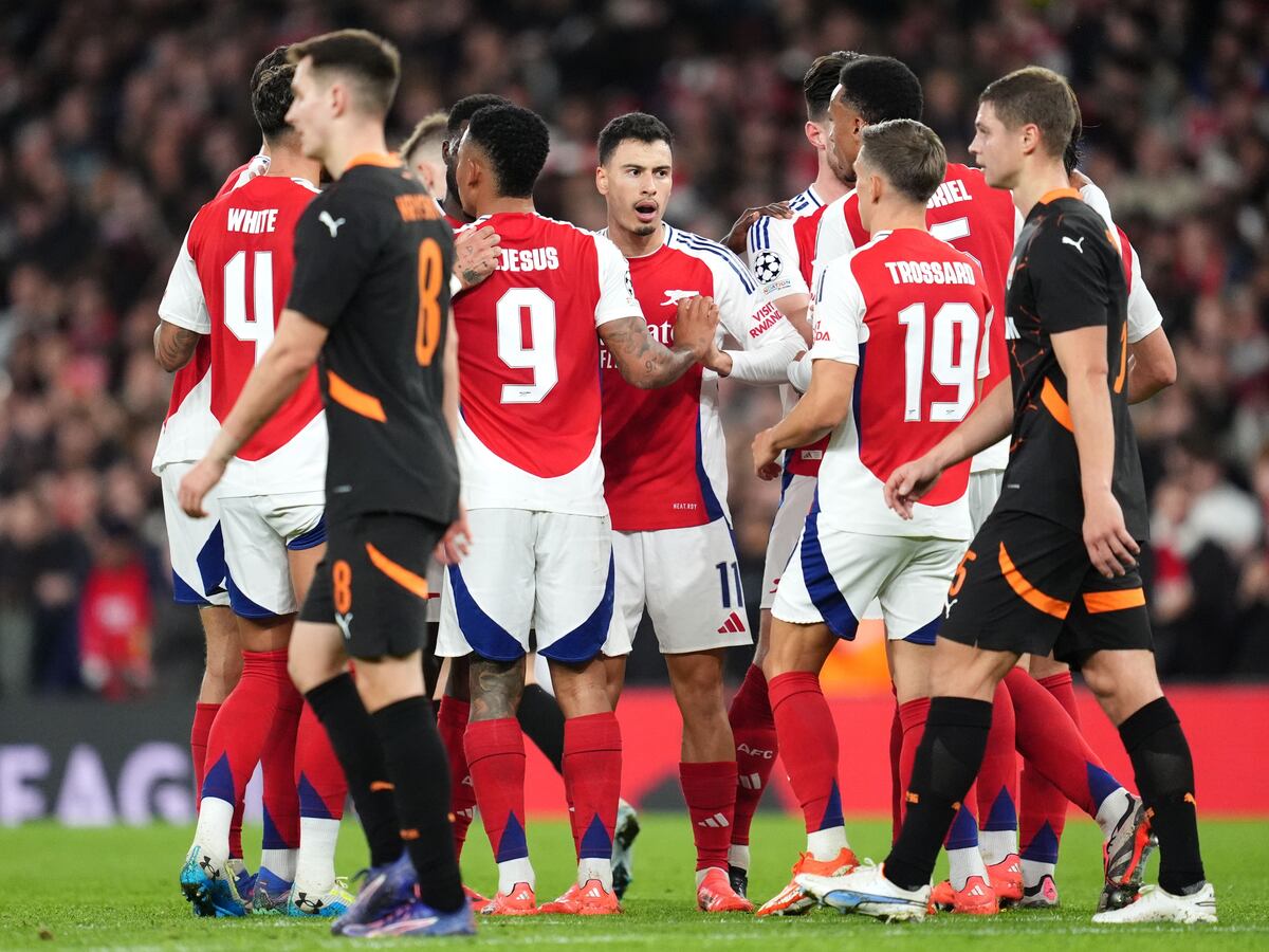 Arsenal return to winning ways during unconvincing display against Shakhtar