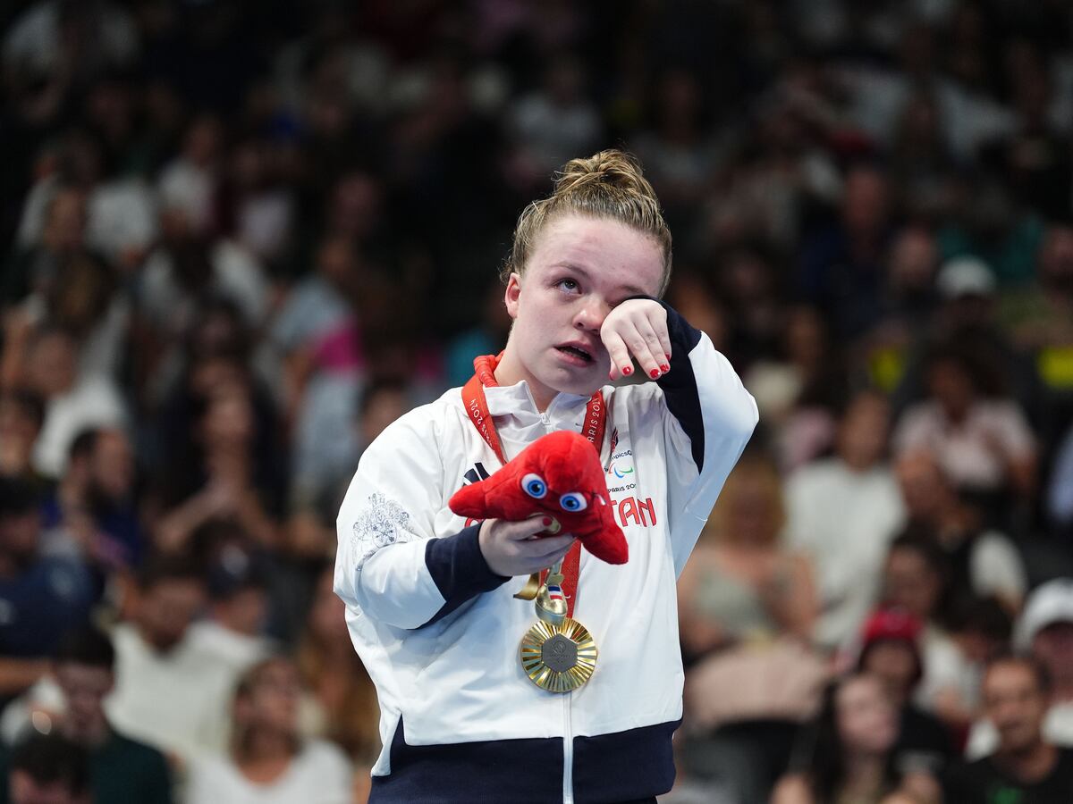 Maisie Summers-Newton feels the pressure but lands another gold medal