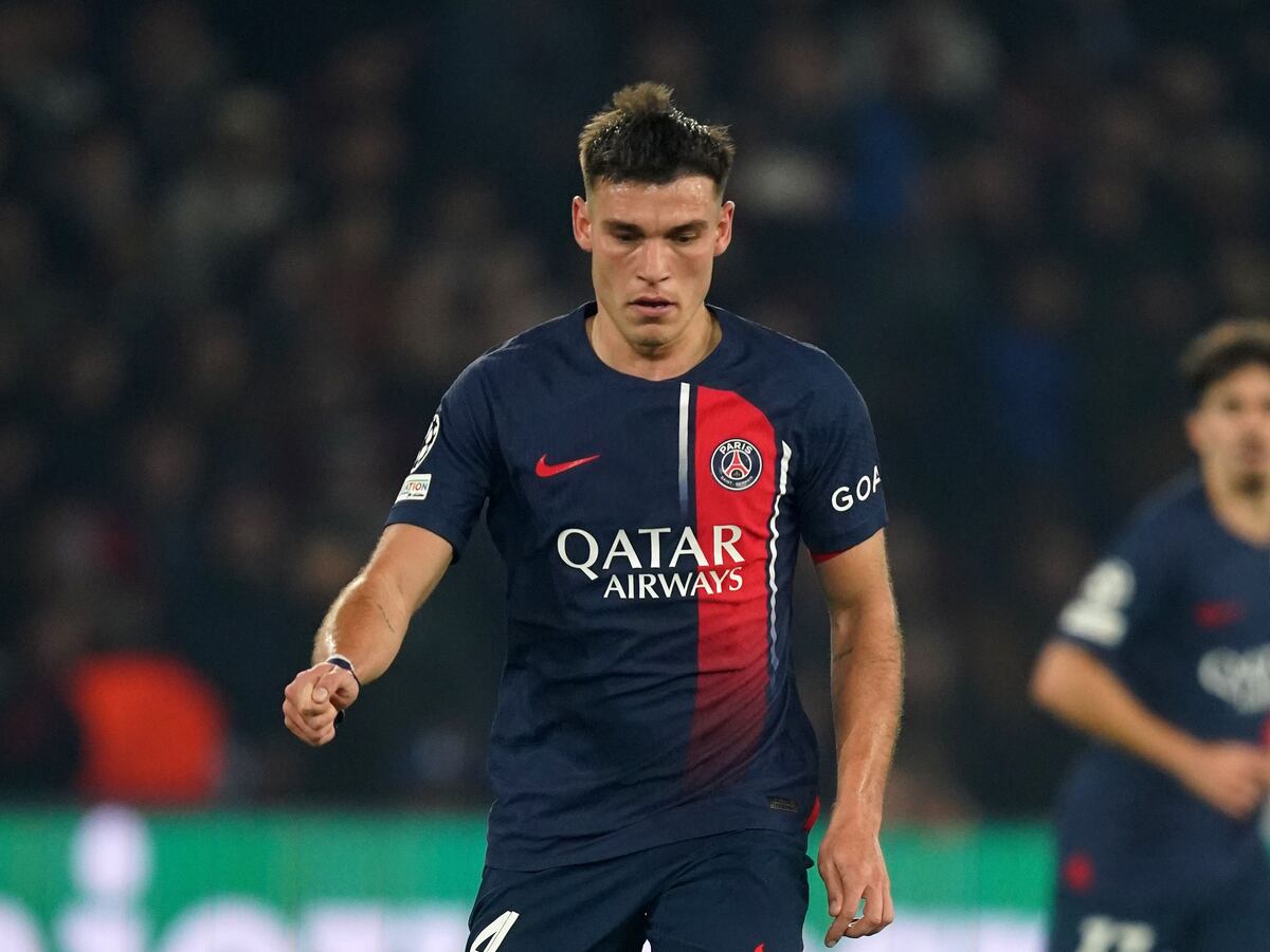 Manuel Ugarte completes move to Manchester United from Paris St Germain