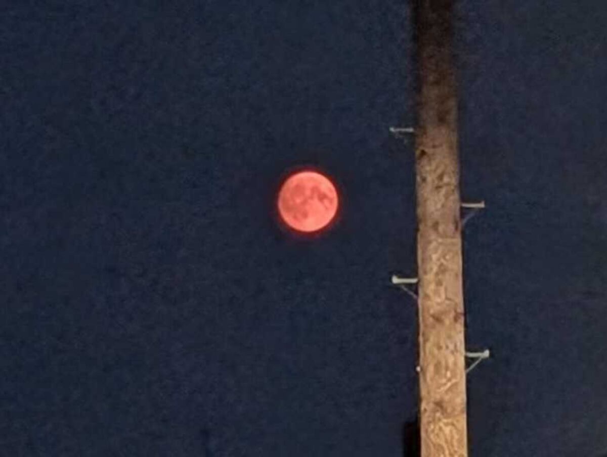 Stunning Orange Moon captured by West Midlanders ahead of rare Super