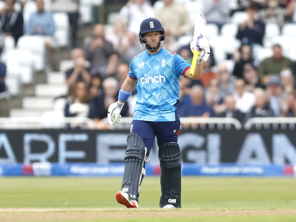 Ben Duckett stars but England are spun out by Australia