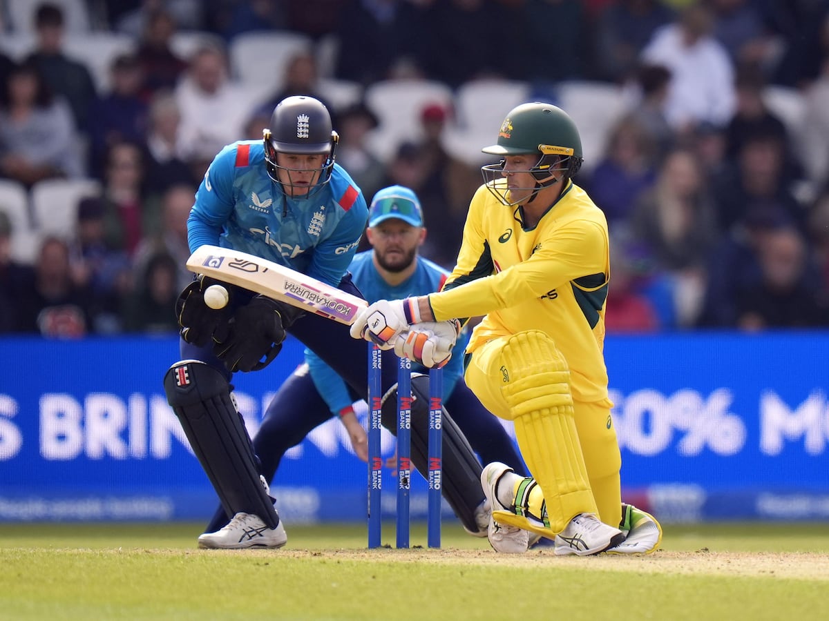 Mitch Marsh and Alex Carey take Australia to competitive total at Headingley