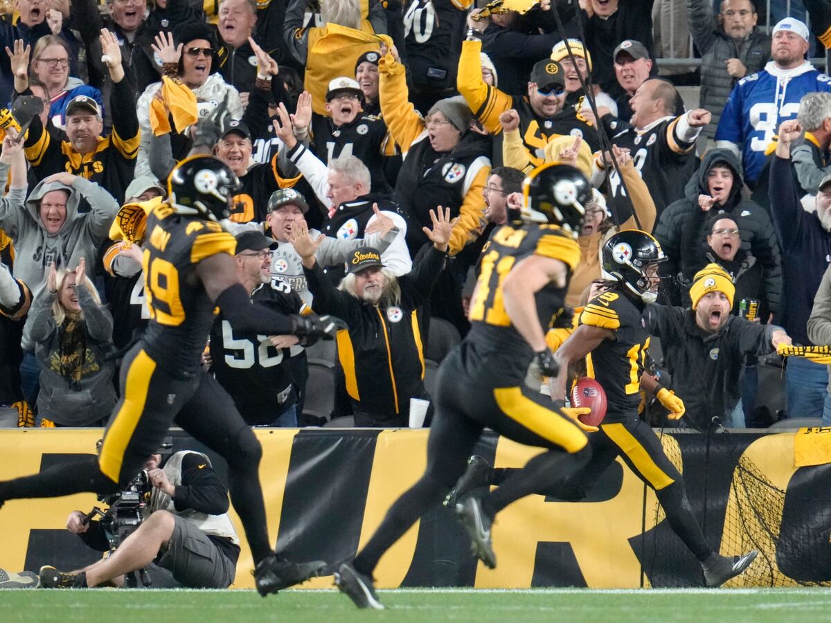 Pittsburgh Steelers overcome New York Giants for third straight win