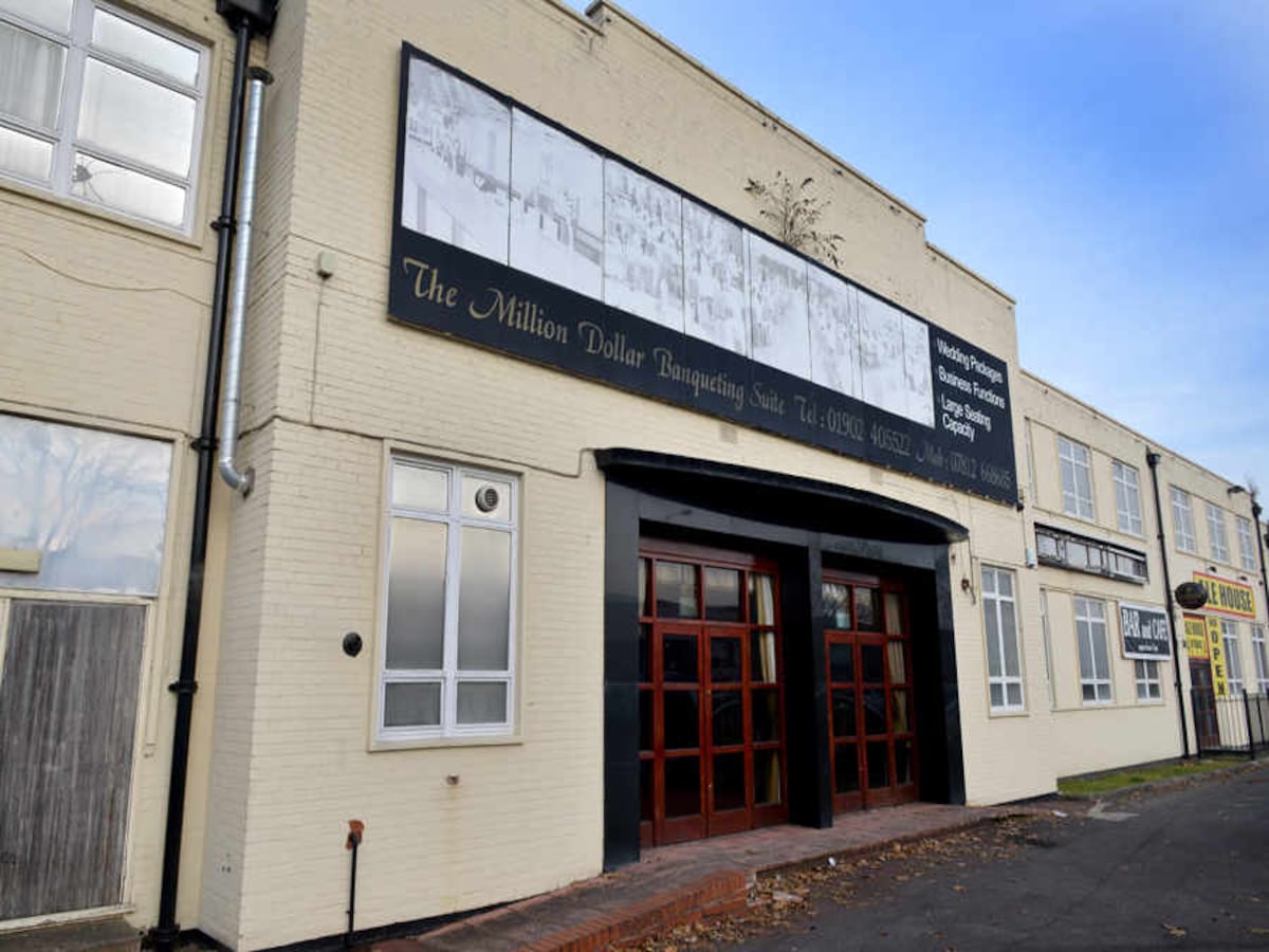 New lap dancing club to open next to adult cinema in Bilston | Express &  Star