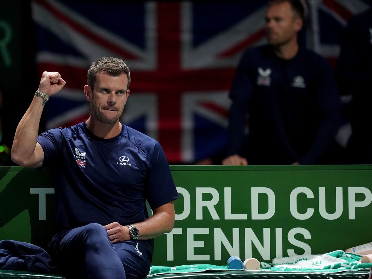 Leon Smith banking on record crowd to inspire GB in crunch Davis Cup clash