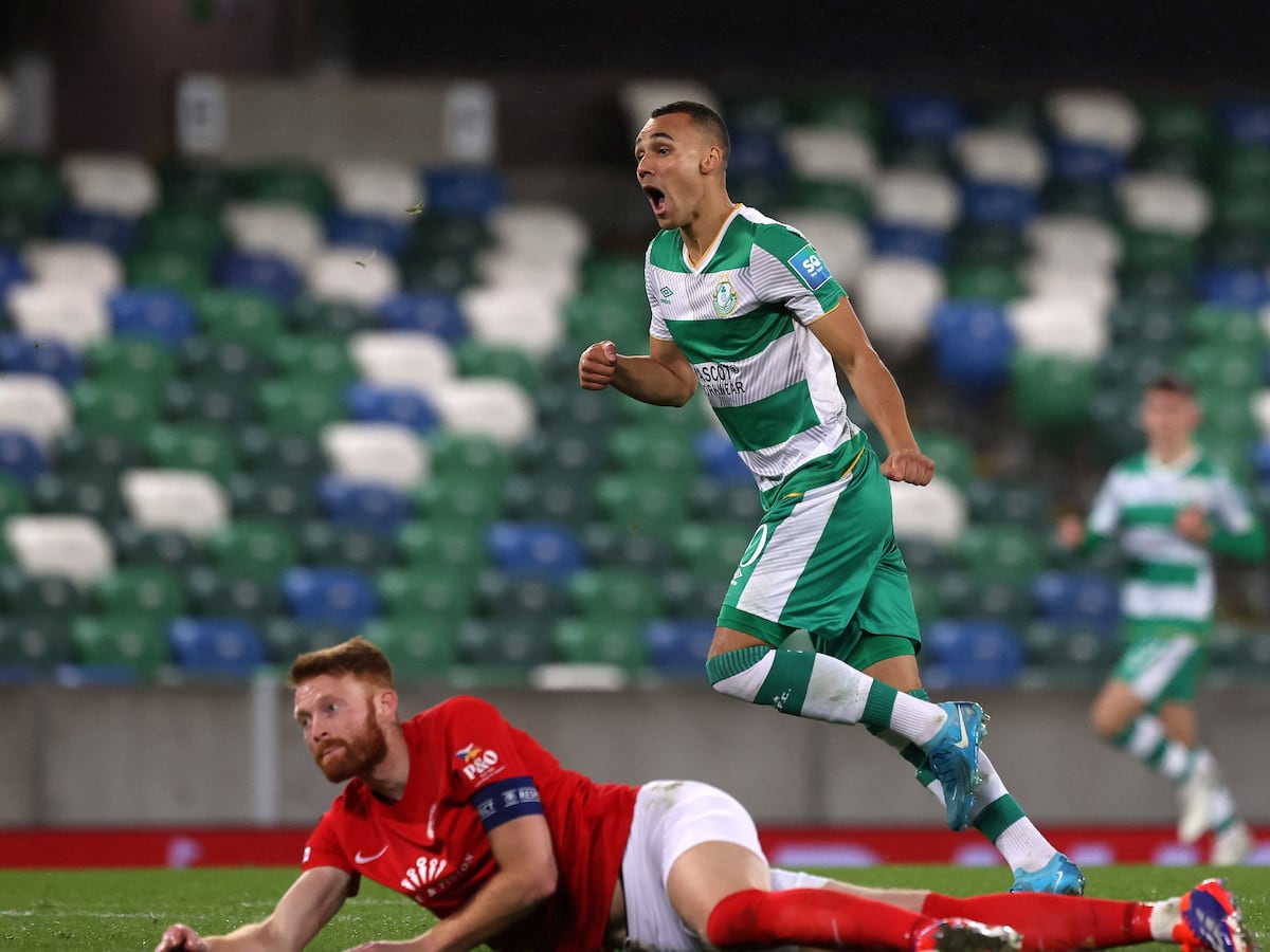 Shamrock Rovers ease to dominant win over Larne