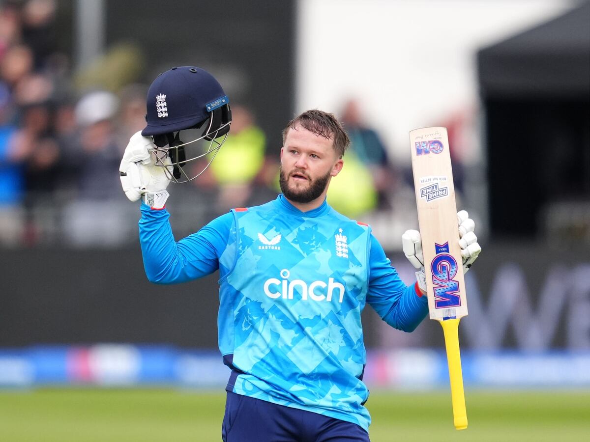 Australia need 310 runs to clinch series win over England after Ben Duckett ton