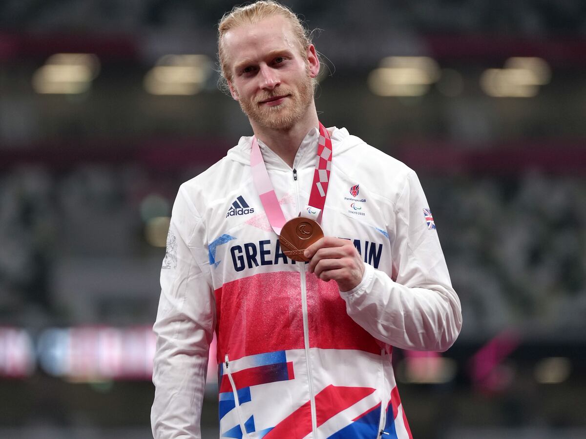 Jonnie Peacock piles pressure on his rivals as he targets a third Paralympic title