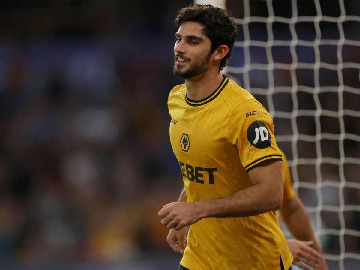 Goncalo Guedes scores twice as Wolves ease past Burnley