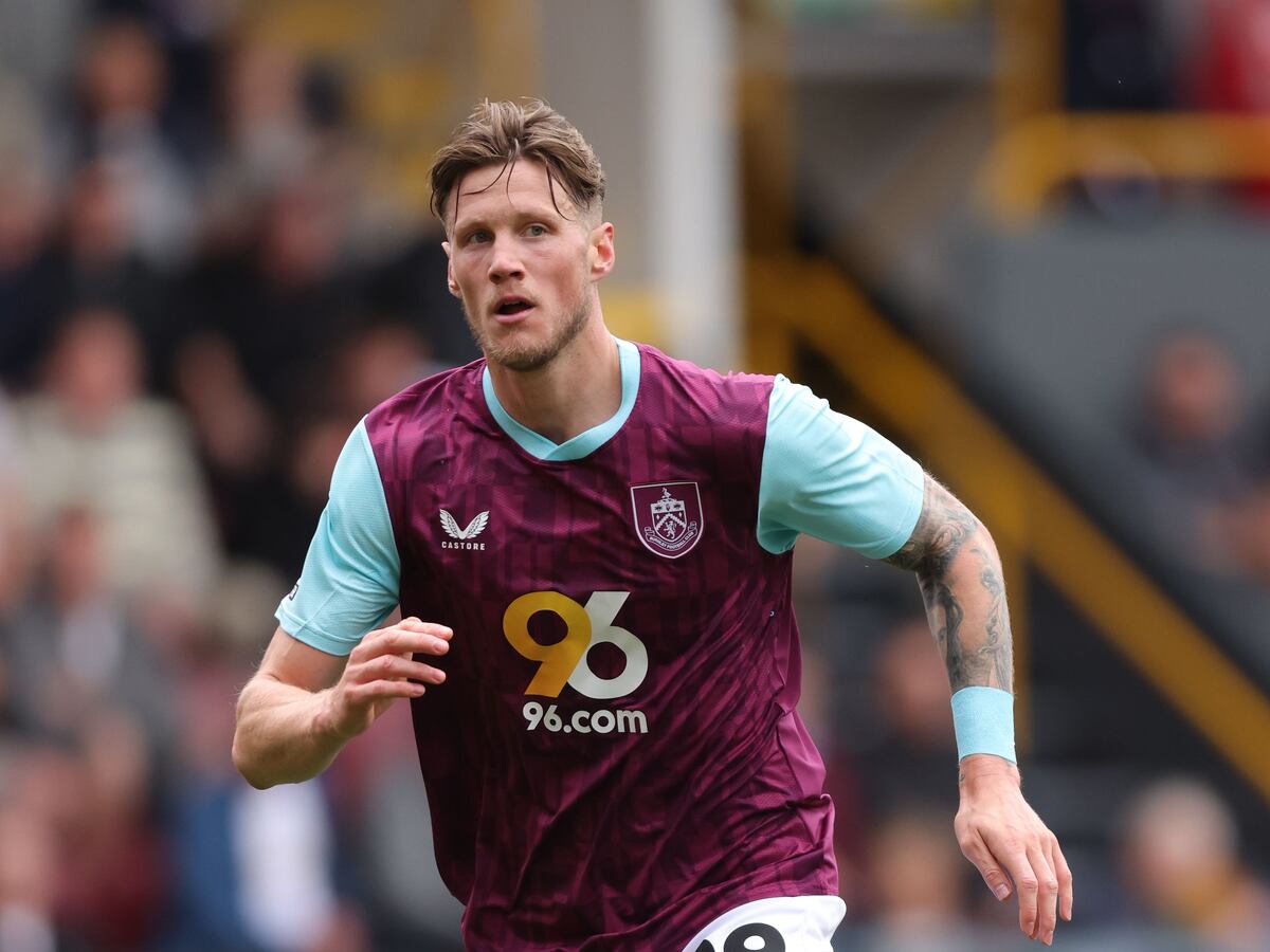 Wout Weghorst joins Ajax from Burnley