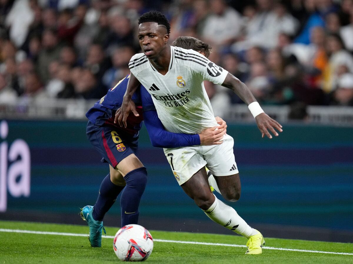 Vinicius Junior offers support to Barcelona players after alleged racist abuse