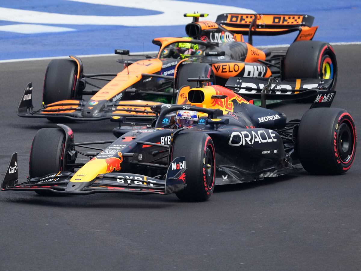 Max Verstappen qualifies ahead of title rival Lando Norris for Mexico Grand Prix