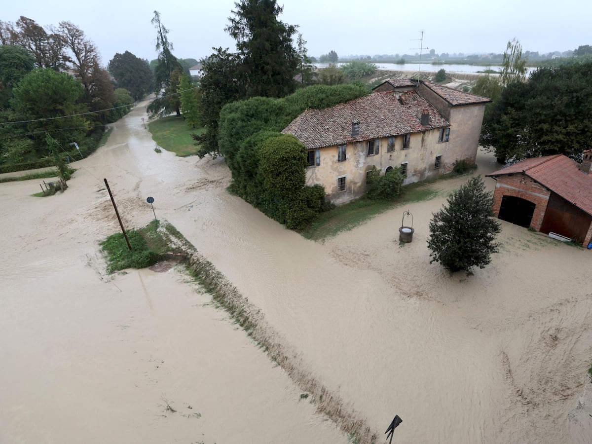 Floods in central Europe threaten new areas as 1,000 people evacuated in Italy