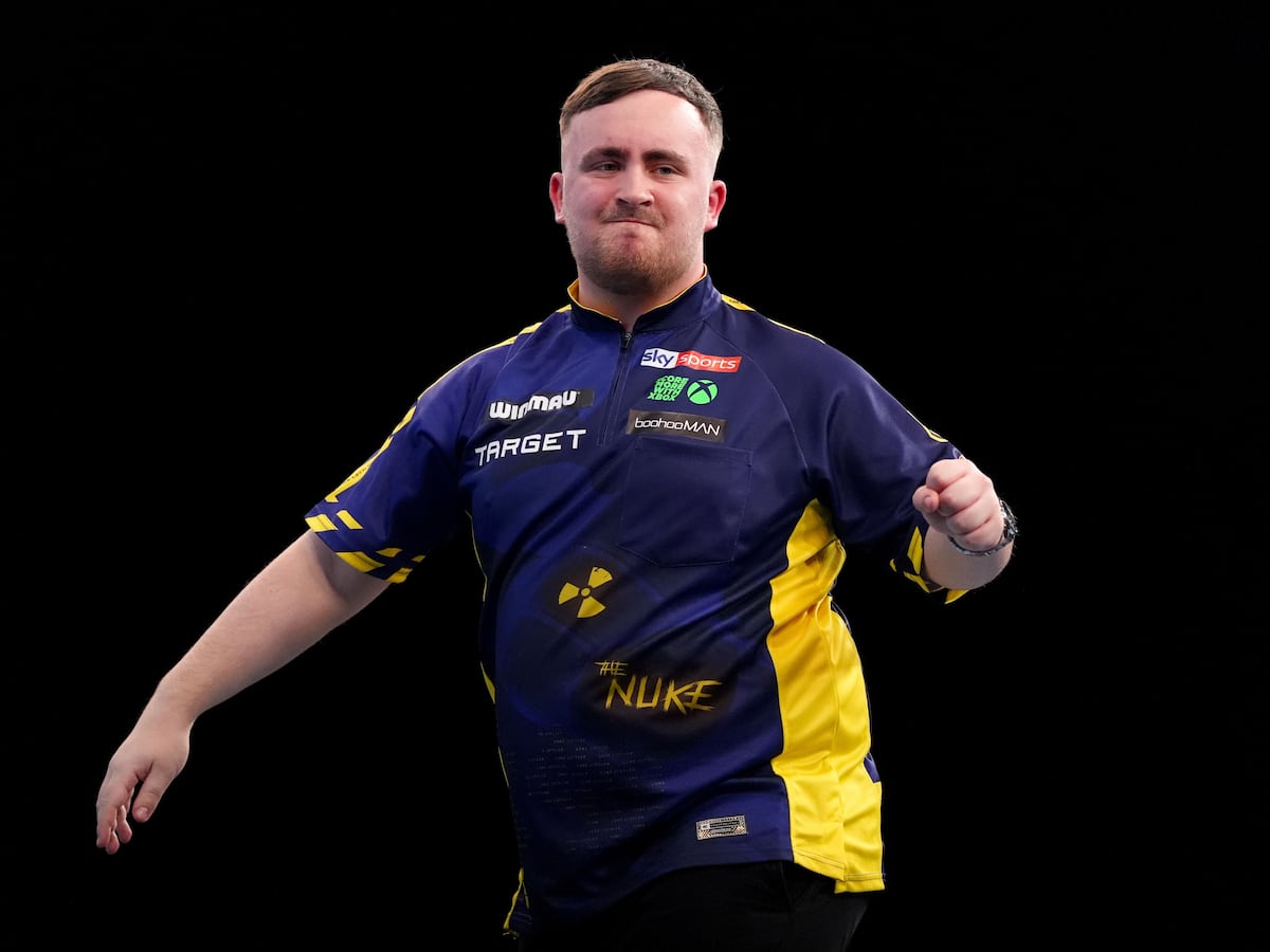 Explosive Luke Littler cruises through at Winmau World Masters