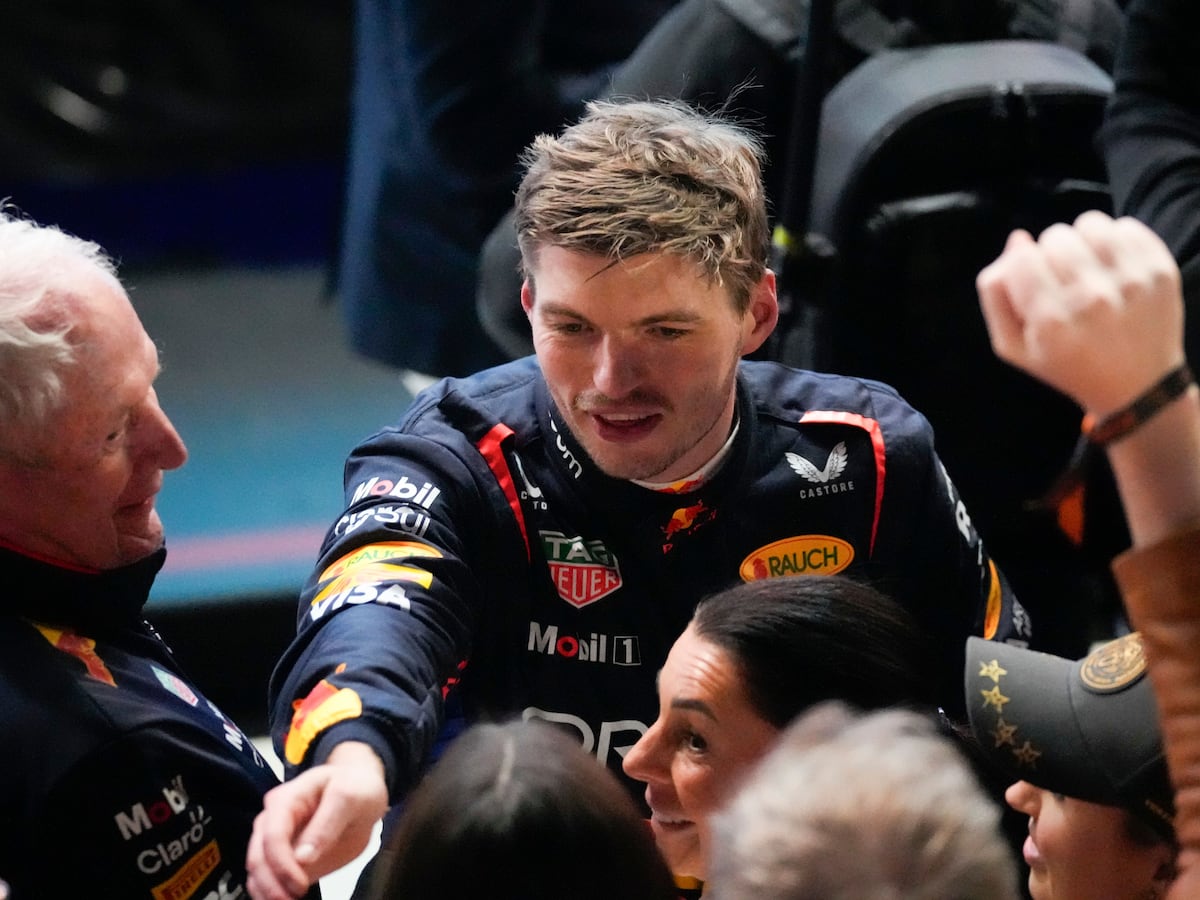 Max Verstappen wins chaotic Qatar Grand Prix as Lewis Hamilton struggles again