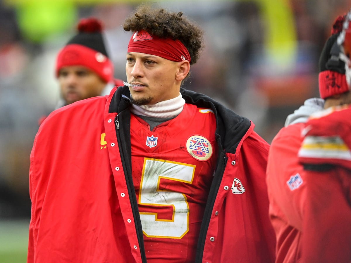 Patrick Mahomes gives Kansas City Chiefs an injury worry