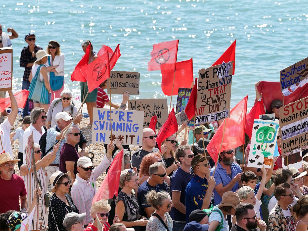 Thousands expected to march through London to demand cleaner water