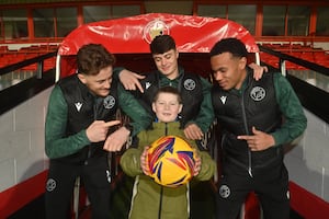 Acorn's sibling Noah Cross, aged eight, met Walsall FC keepers Sam Hornby, Tommy Simkin and George Barrett in a surprise treat.