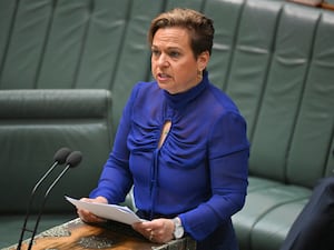 Michelle Rowland introduces the Online Safety Amendment Bill