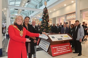 WOLVERHAMPTON COPYRIGHT NATIONAL WORLD STEVE LEATH 16/11/24

The launch of City of Wolverhampton Rotary Club's Tree of Remembrance. FrontL Mayor Councillor Linda Leach and behind, club president and Tree of Rembembrance commmittee member Lorraine McCarthy.