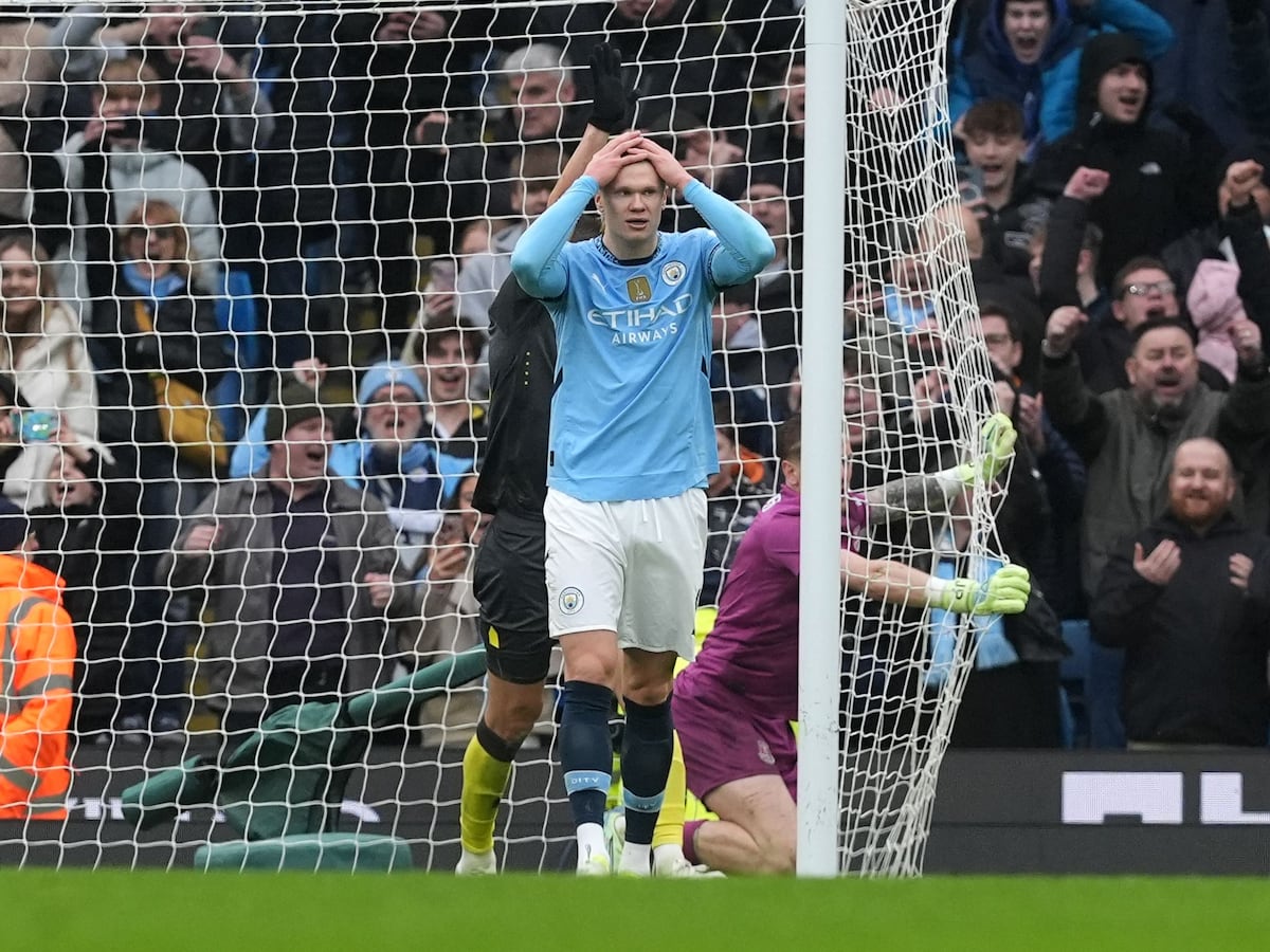 Erling Haaland penalty saved by Jordan Pickford as Man City’s troubles continue