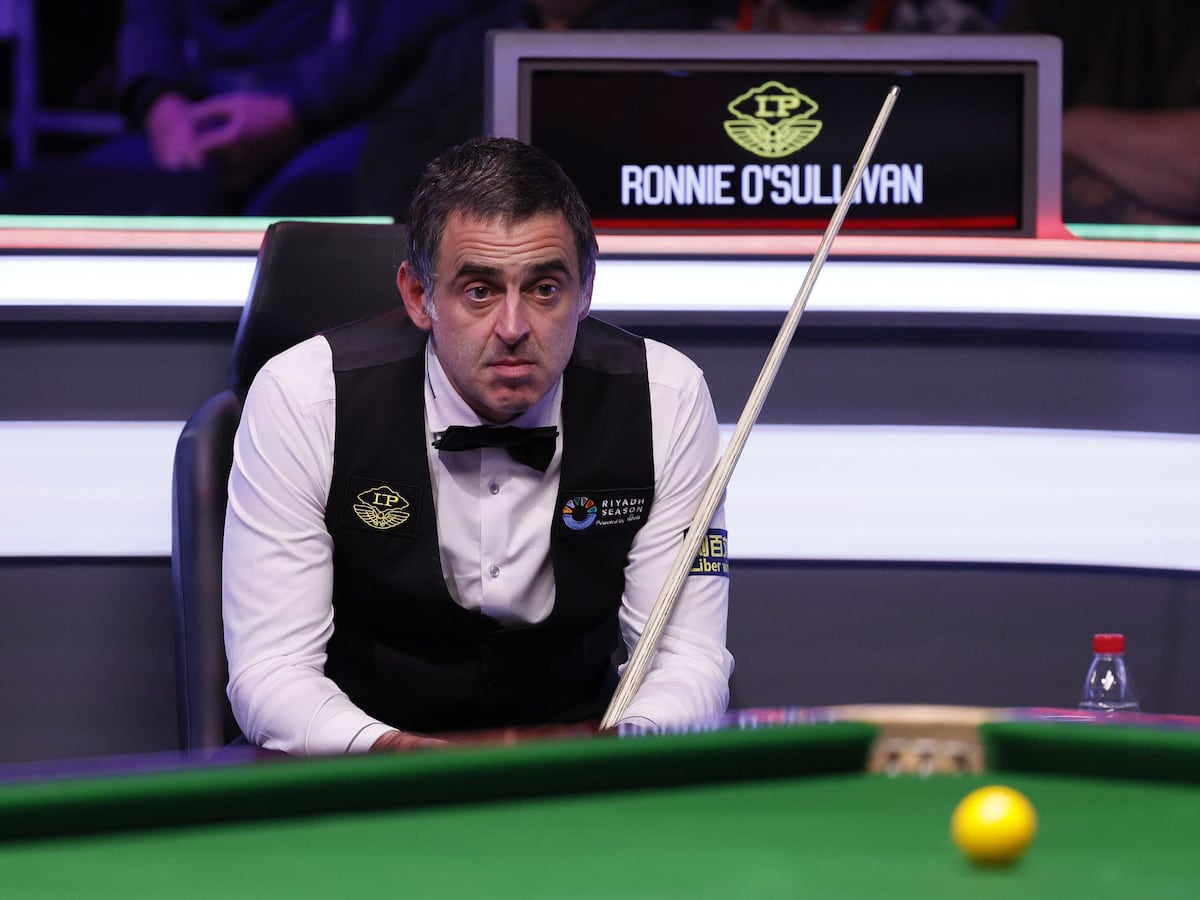 Ronnie O’Sullivan beaten by Barry Hawkins on opening day of UK Championship