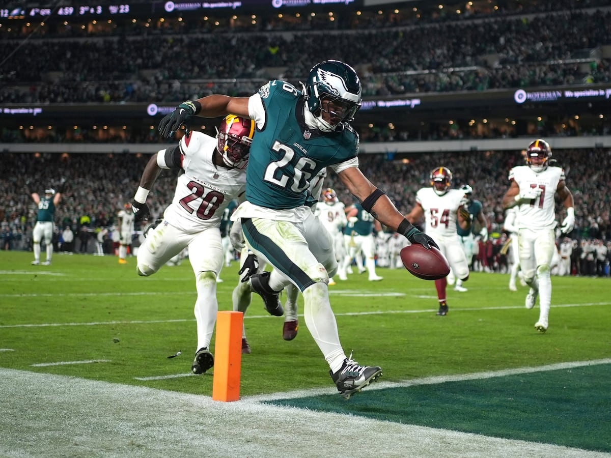 Saquon Barkley double propels Philadelphia Eagles past Washington Commanders