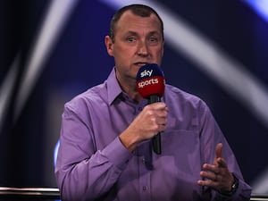 Wayne Mardle talks on stage