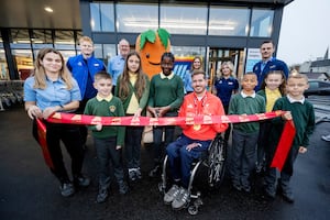 Aldi Sedgley opens with manager Tom Habib welcoming Paralympic GB Athlete Nick Cummins and children from nearby Queen Victoria Primary School to the opening.