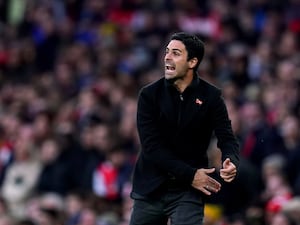 Arsenal manager Mikel Arteta shouts from the touchline