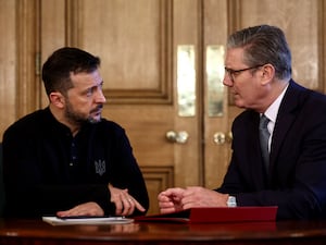 Volodymyr Zelensky and Sir Keir Starmer in discussion