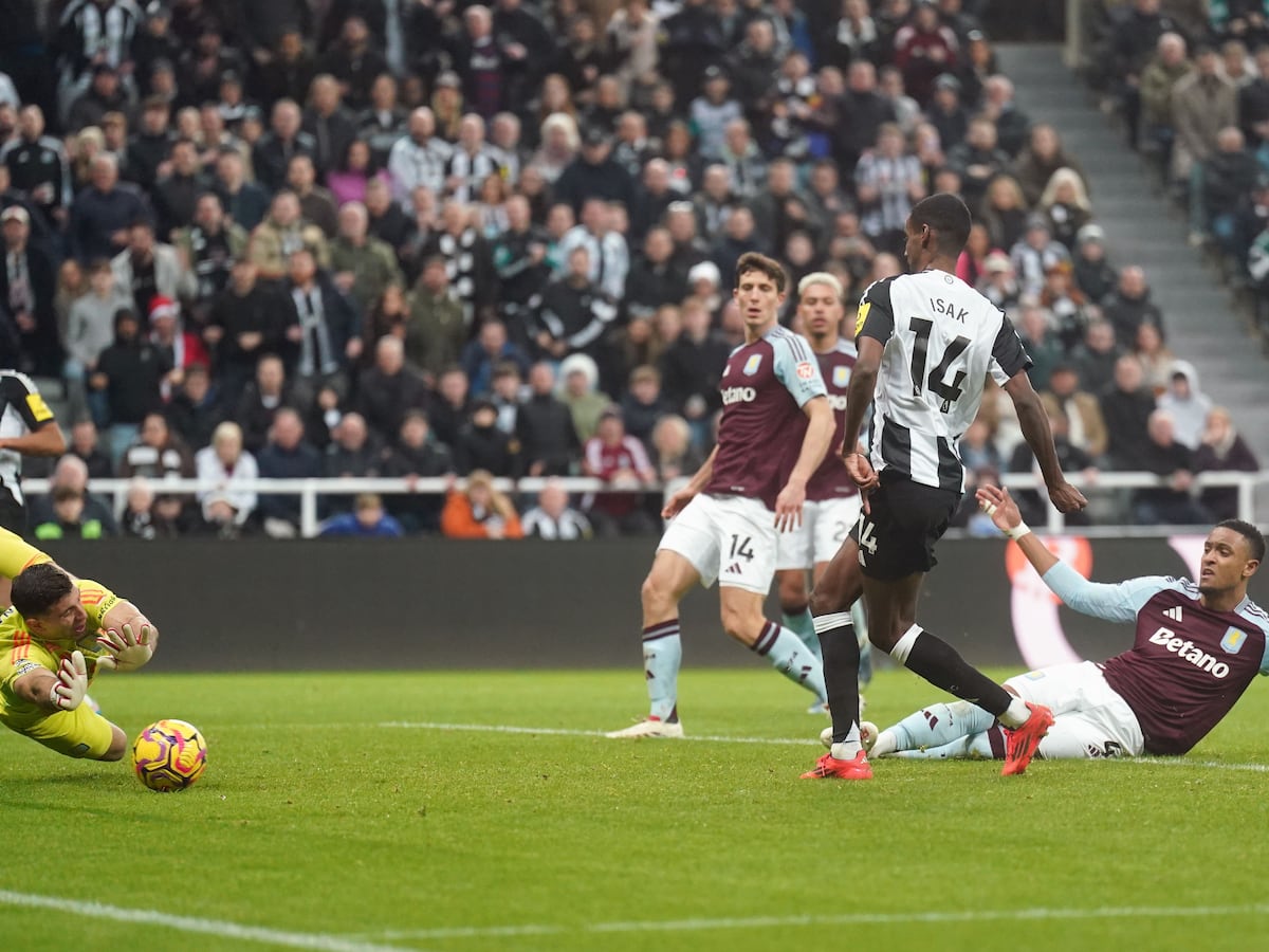 Alexander Isak strikes again as Newcastle ease past 10-man Aston Villa