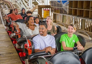 Alison and her son seen on a budget Florida holiday in new travel series, Alison Hammond’s Florida Unpacked