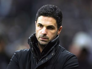 Mikel Arteta frowns during Arsenal's Carabao Cup semi-final second leg defeat to Newcastle