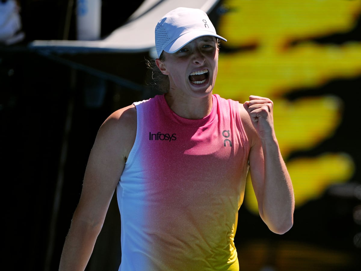 Dominant Iga Swiatek cruises into Australian Open semi-finals