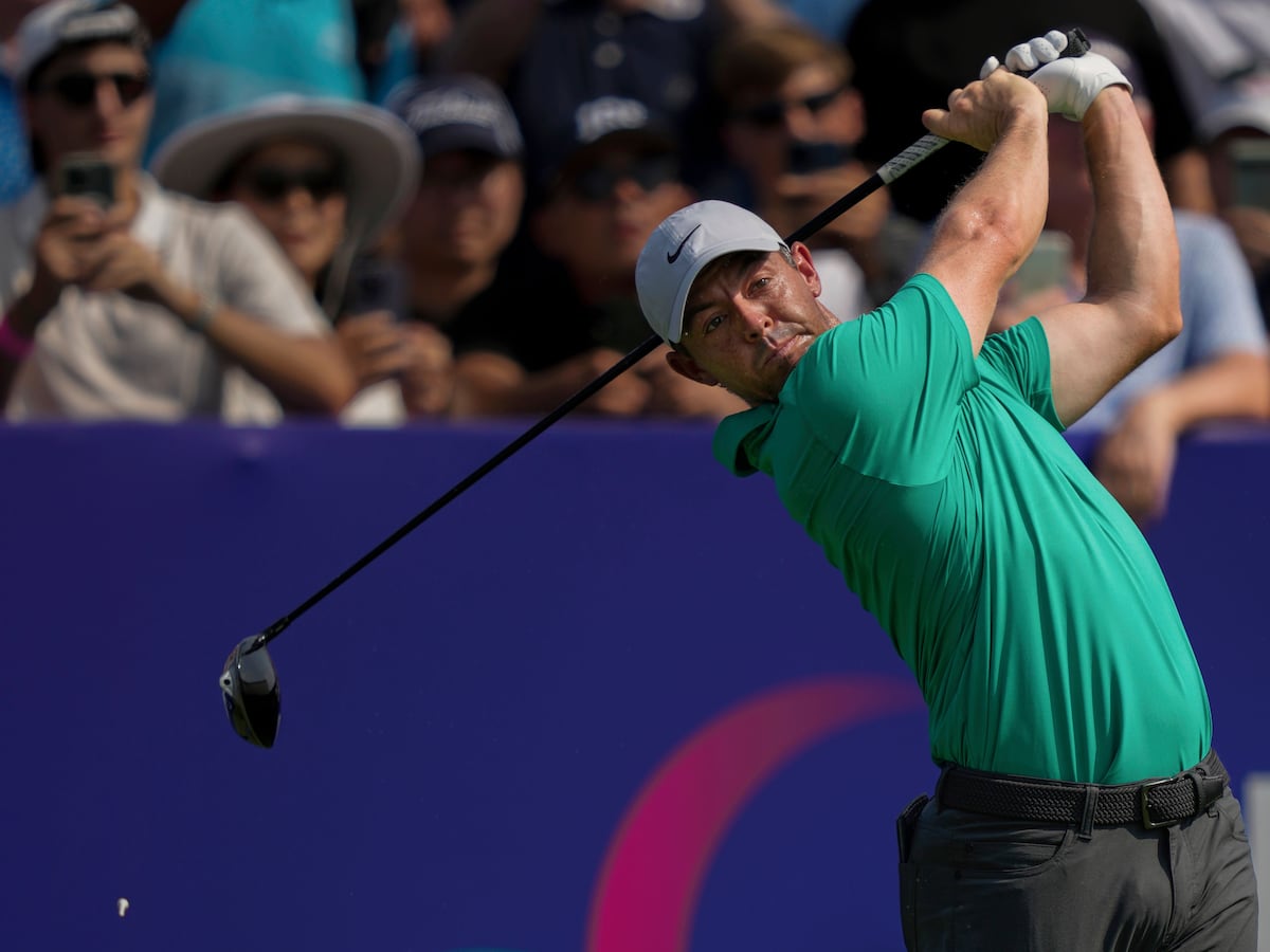 Rory McIlroy holds share of lead at DP World Tour Championship