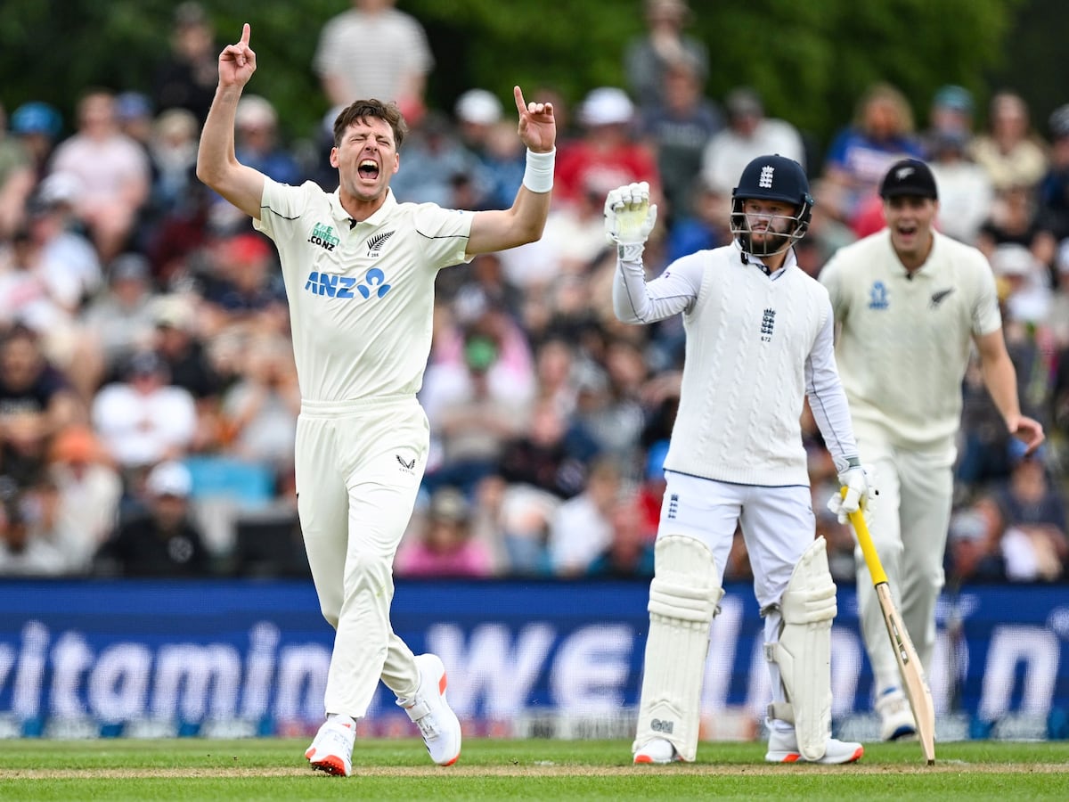 England’s top order crumbles early as Jacob Bethell gamble fails