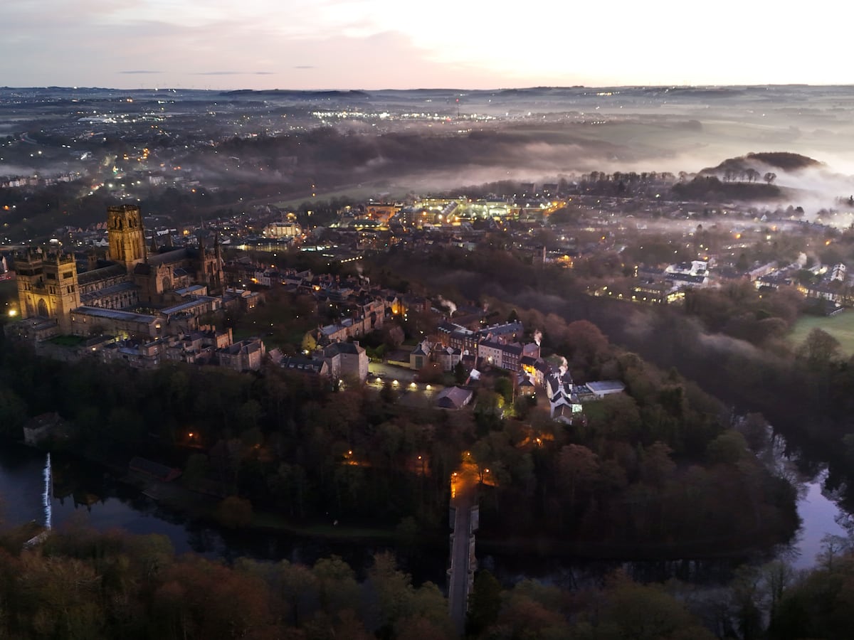 Fog expected to cause further flight delays during busy travel weekend