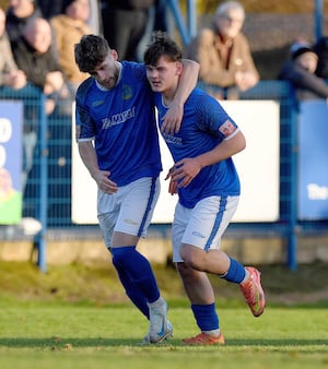 Charlie Wragg scores to equalise for Halesowen.