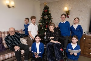 Residents at a Kidderminster care home have spent a Christmasy afternoon with local pupils.  